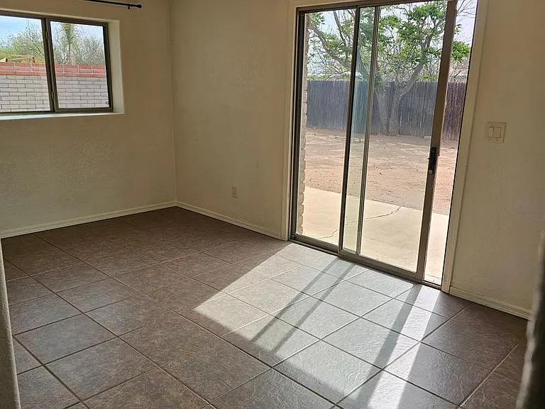 5018 Evergreen Dr — Photo 4