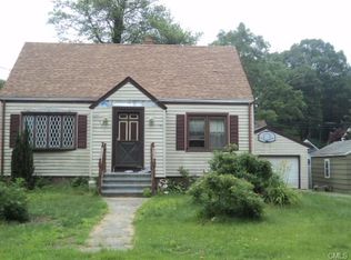 201 Dexter Dr, Bridgeport, CT 06606