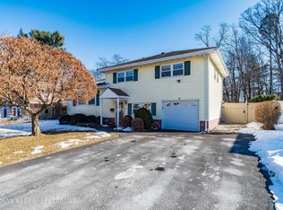 13 Birchwood Dr S, Saugerties, NY 12477