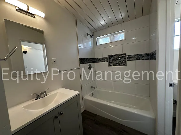 12103 Howard St — Photo 8