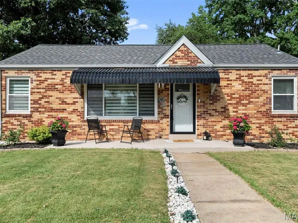 4719 Heege Rd, Saint Louis, MO 63123