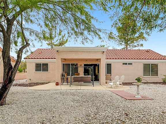2nd image of 2430 Sungold Dr