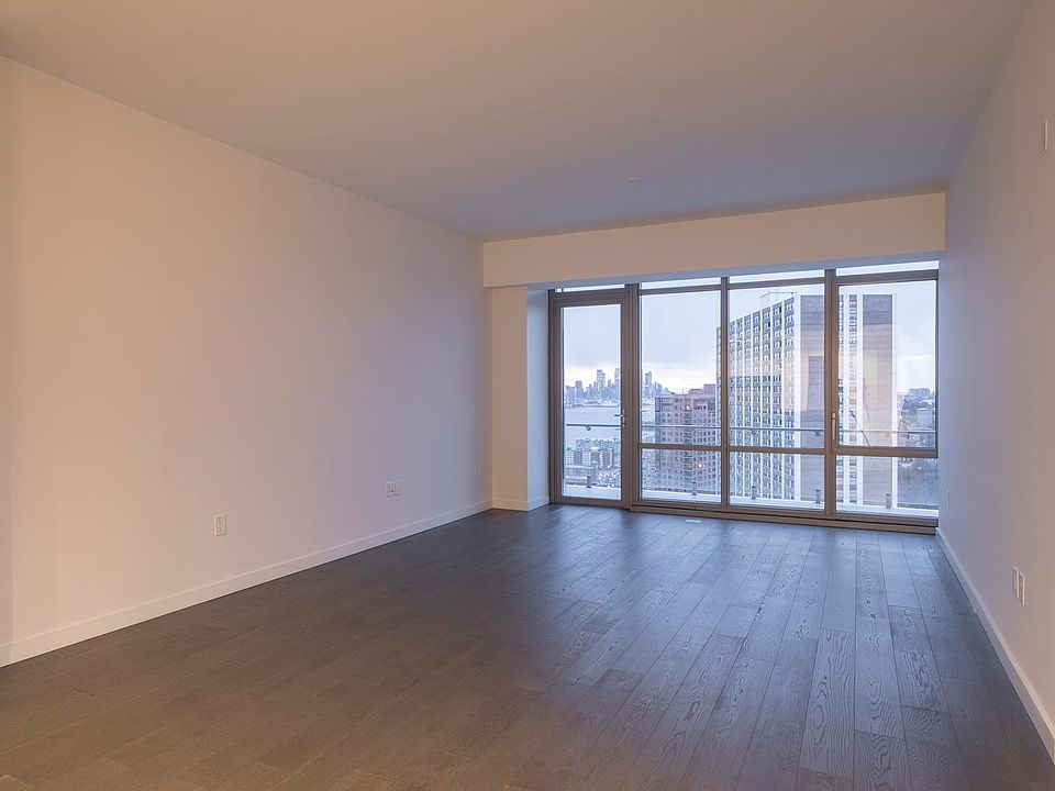 1st image of 320 Adolphus Ave #Penthouse 09