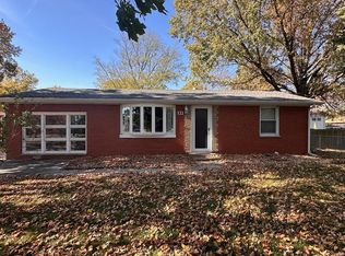 133 Nelson Dr, Bethalto, IL 62010