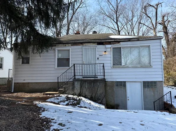 10169 Winkler Dr, Saint Louis, MO 63136