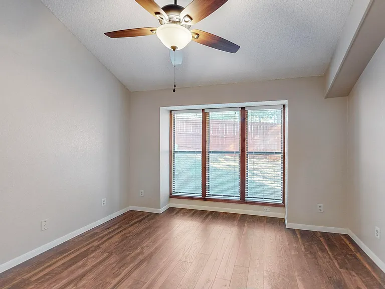 2569 Shady Ridge Dr — Photo 24