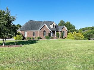 104 Winghaven Dr, Cherryville, NC 28021