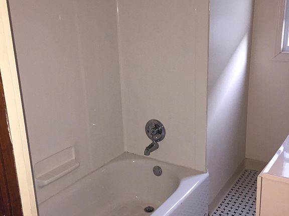 3rd image of 1494 Front St APT 2