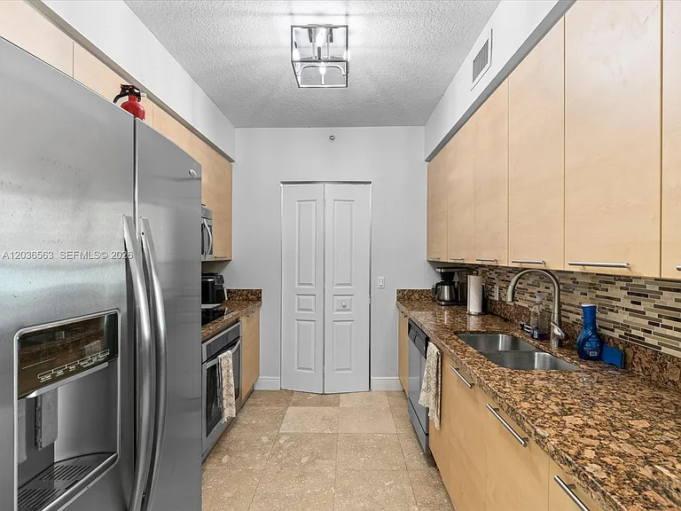 350 SE 2nd St #980 — Photo 20