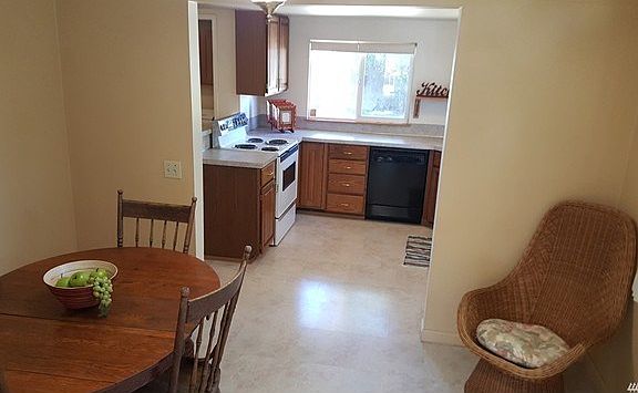 4th image of 4024 12th Ave SE