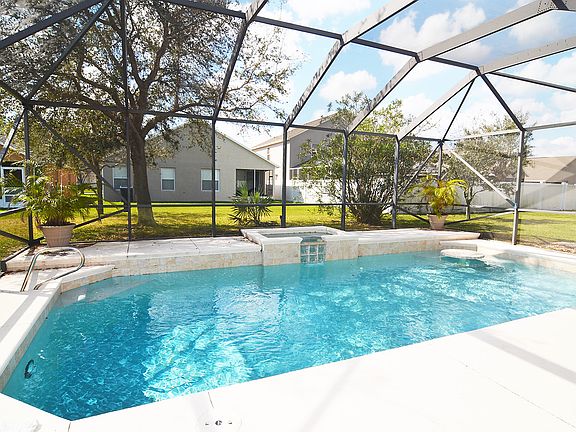2nd image of 2543 Glasbern Cir