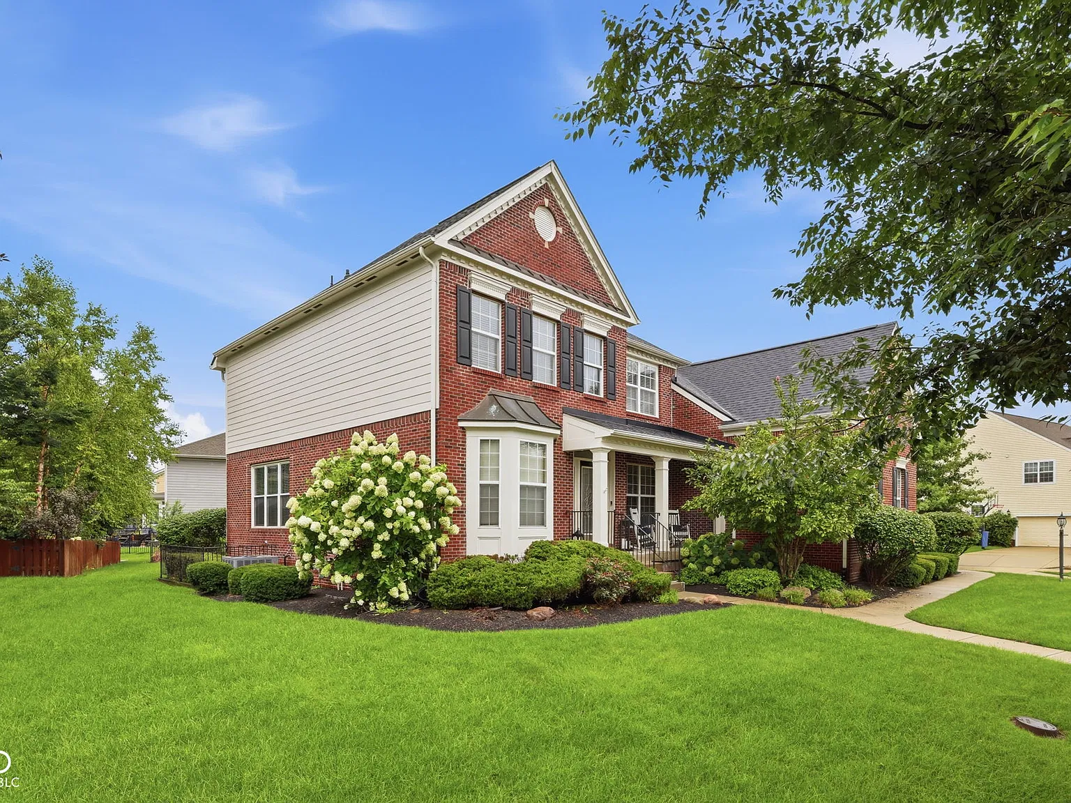 6 bed, 3.5 bath, 4757 sqft, $3,900 — Photo 2