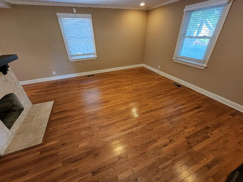 3 bed, 2.0 bath, 1651 sqft, $3,200 — Photo 3