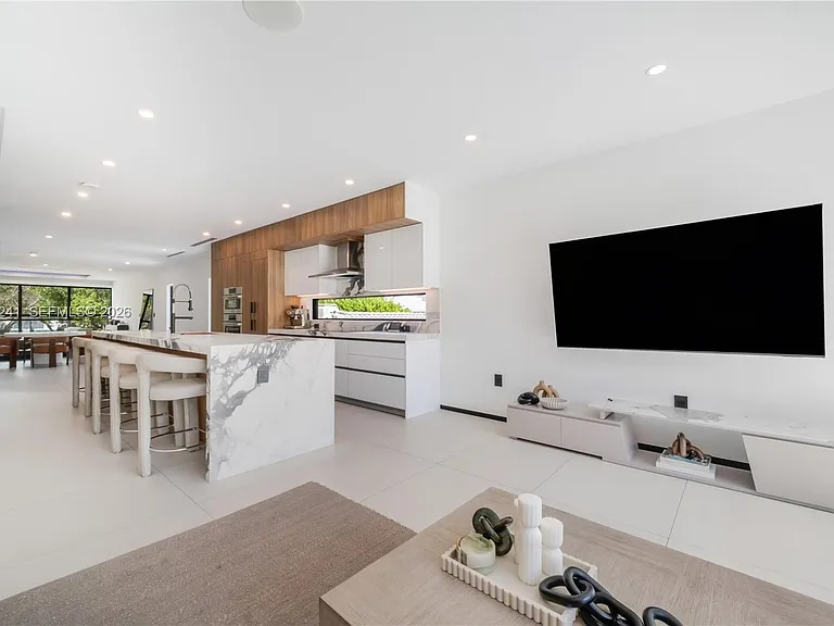 420 SW 15th Rd — Photo 14