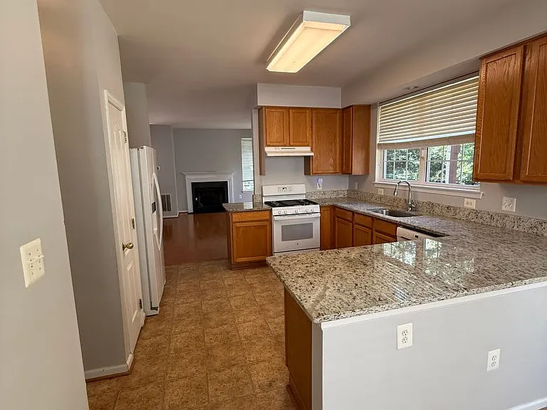5106 Higgins Dr — Photo 7