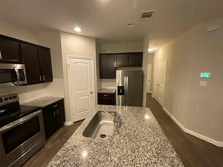 142 Jubilee Dr — Photo 9