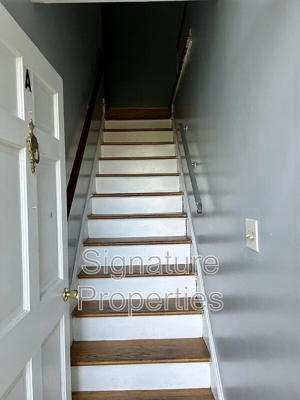 3 bed, 1.0 bath, $1,000 — Photo 3