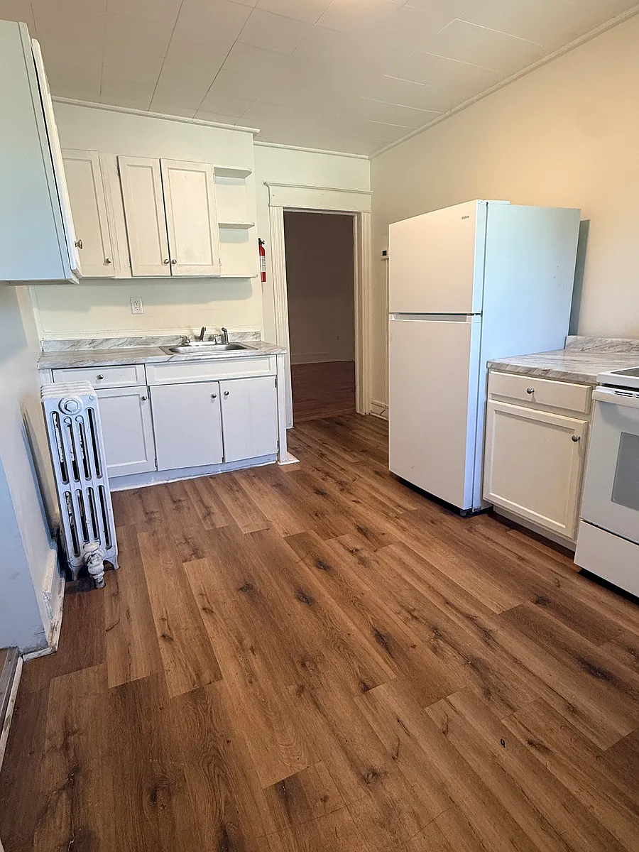 Building Photo - 438 Ripple St #2