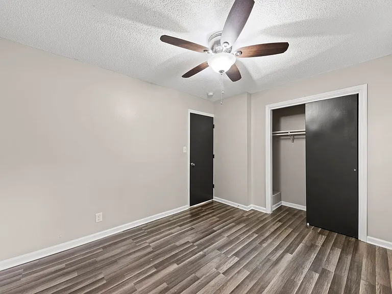 1206 Cedar St — Photo 4
