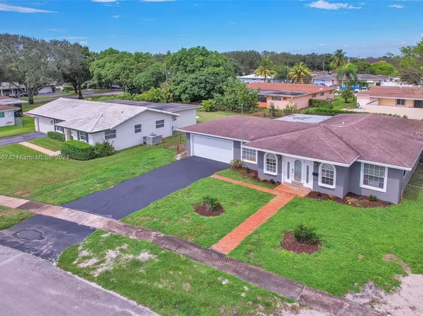 4541 NW 6th Ct, Fort Lauderdale, FL 33317