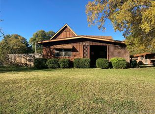 505 E Cherokee St, Marietta, OK 73448