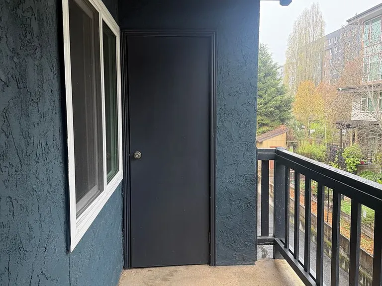 Carlynn Apartments — Photo 8