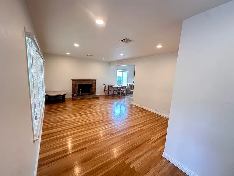 4717 Glenwood Ave — Photo 7
