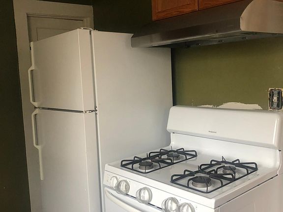 5th image of 943 W 50th Pl