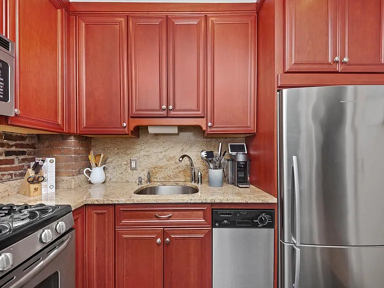 10 Washington St #2 — Photo 4