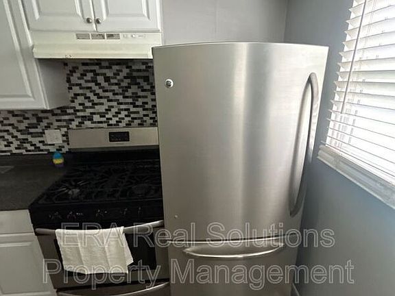 2nd image of 1618 25th Ave
