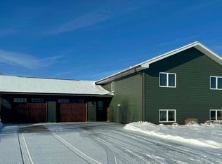 1119 22nd St NE, Watertown, SD 57201