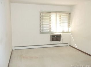 4180 Park Ave APT 12, Bridgeport, CT 06604