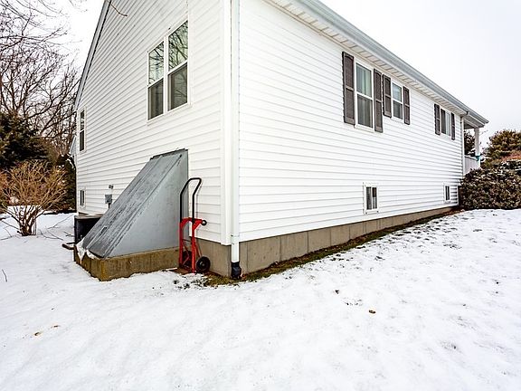 5th image of 36 Crystal Water Dr #36