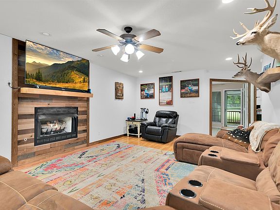 4th image of 200 Pecan St
