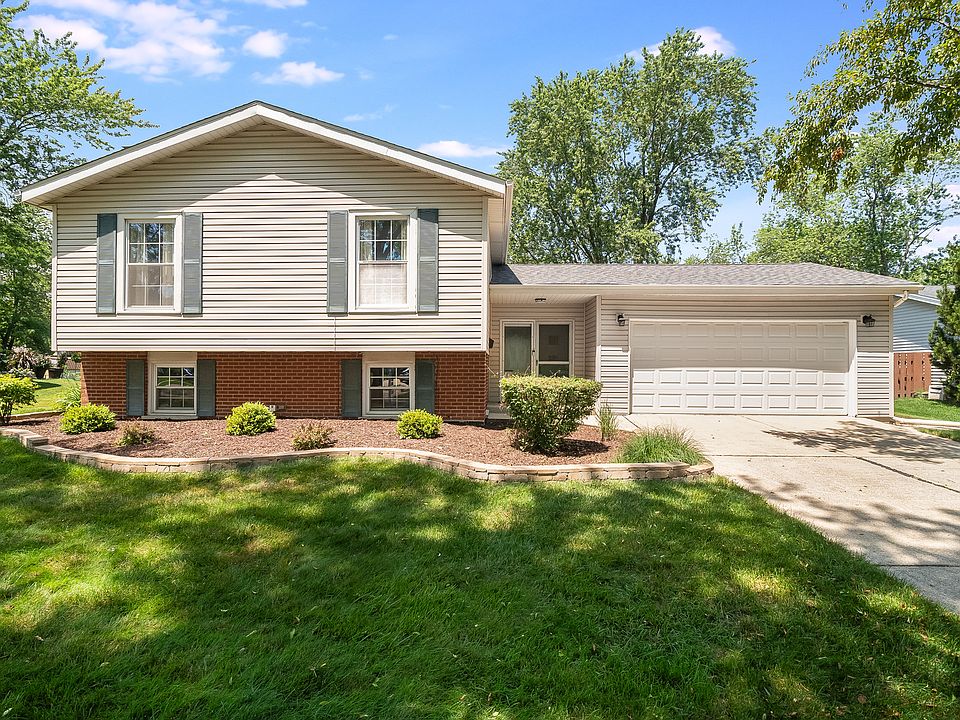 1st image of 1026 Willow Ln