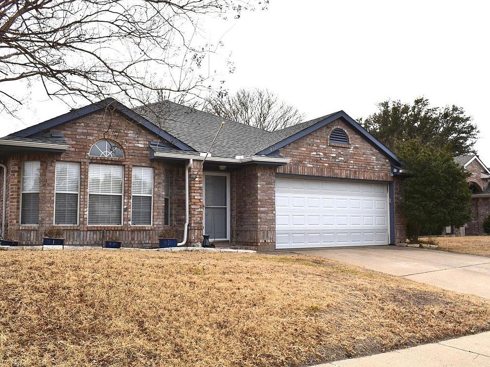 1st image of 912 Gordon Oaks Dr
