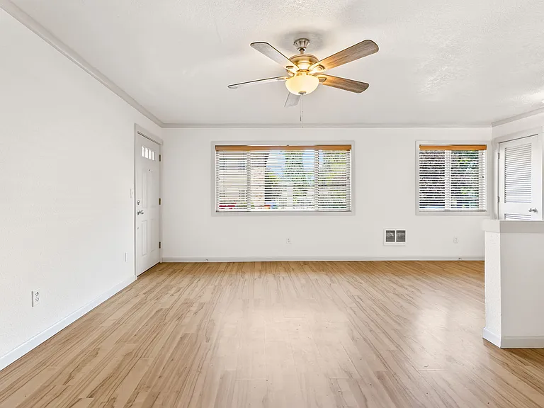 8950 N Kellogg St #15 — Photo 15