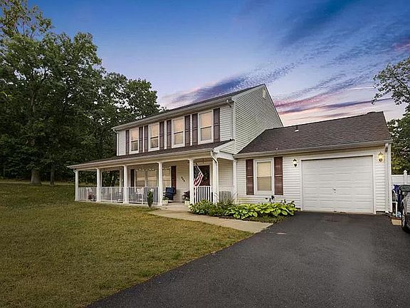 5th image of 868 Jamesport Dr
