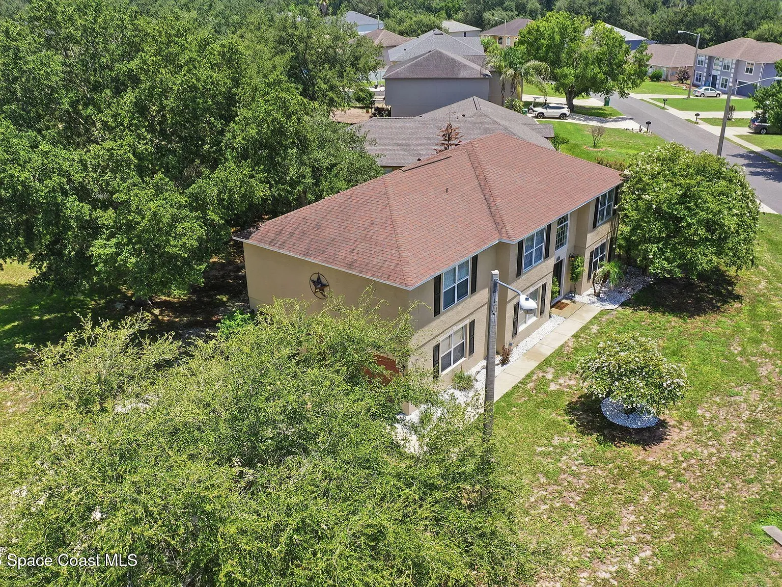4 bed, 2.5 bath, 3072 sqft, $2,650 — Photo 3