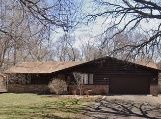 8455 Red Oak Dr, Mounds View, MN 55112