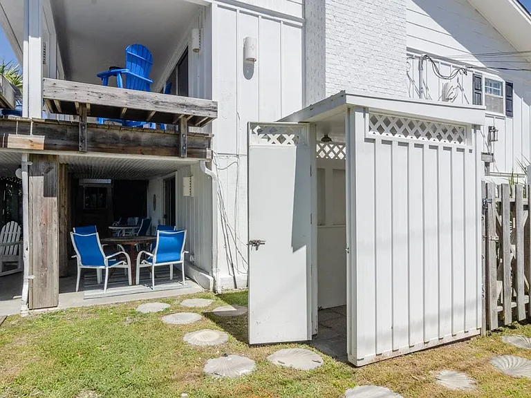 32 W Greensboro St — Photo 57