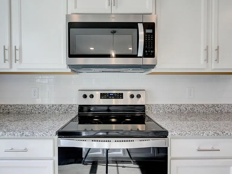 818 Limestone Way — Photo 6