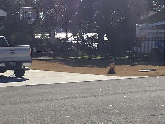 3rd image of 2306 Macarthur Ave