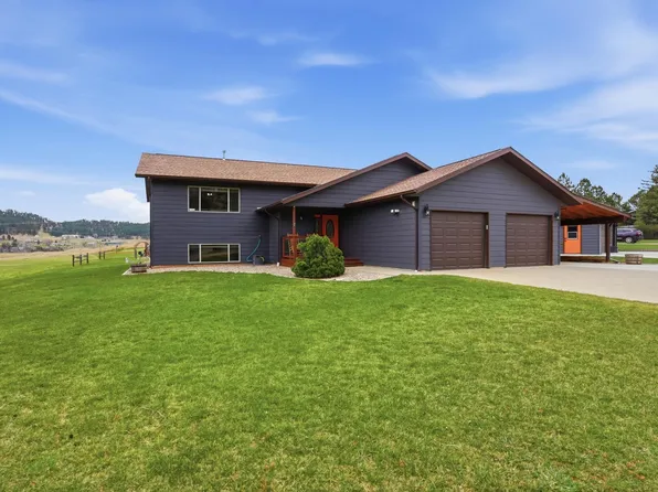 21046 Torrey Pines Ct, Sturgis, SD 57785