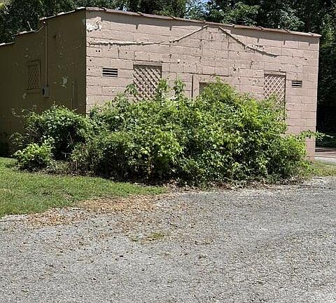 2nd image of 9 Potts Camp Rd