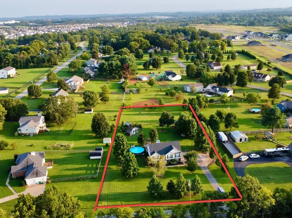 943 Beechcroft Rd, Spring Hill, TN 37174