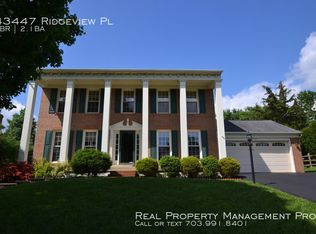 43447 Ridgeview Pl, Ashburn, VA 20147
