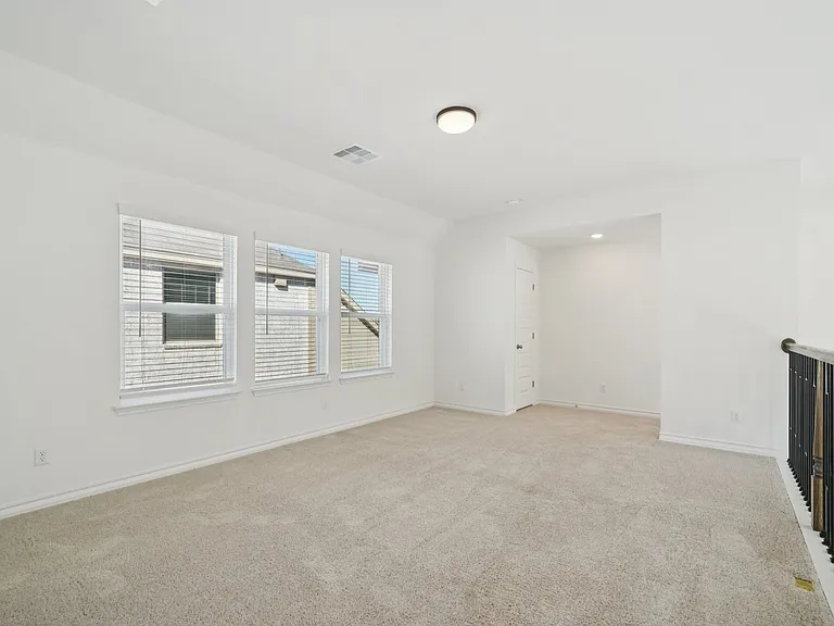 10833 Coppola — Photo 28