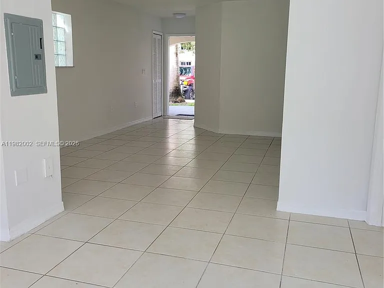 2921 SE 13th Ave #106-48 — Photo 3