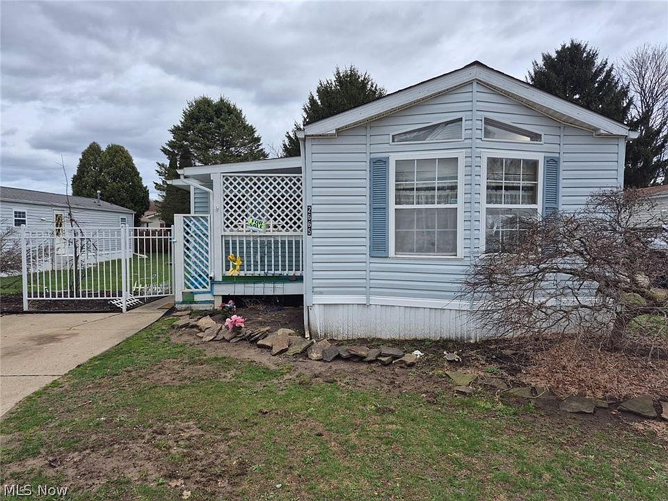 1st image of 2665 Stoneyridge Dr